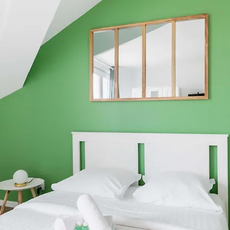 Studio 20m2 Lumineux Avec Balcon - 2p * La Courneuve